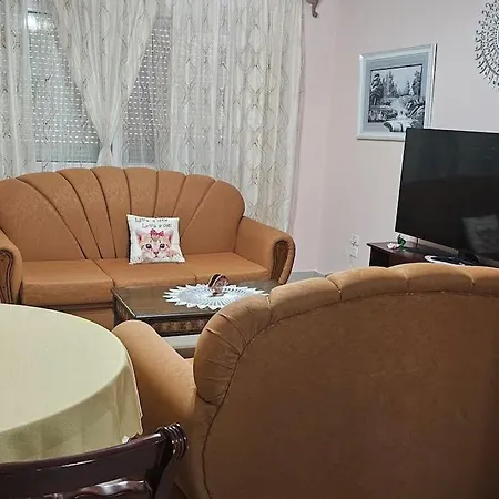 Vila Topuzi * Pogradec