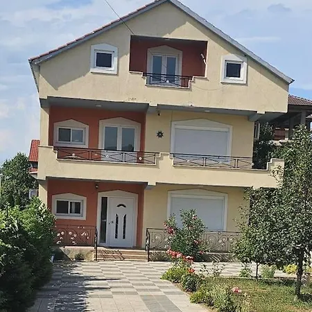 Villa Vila Topuzi *